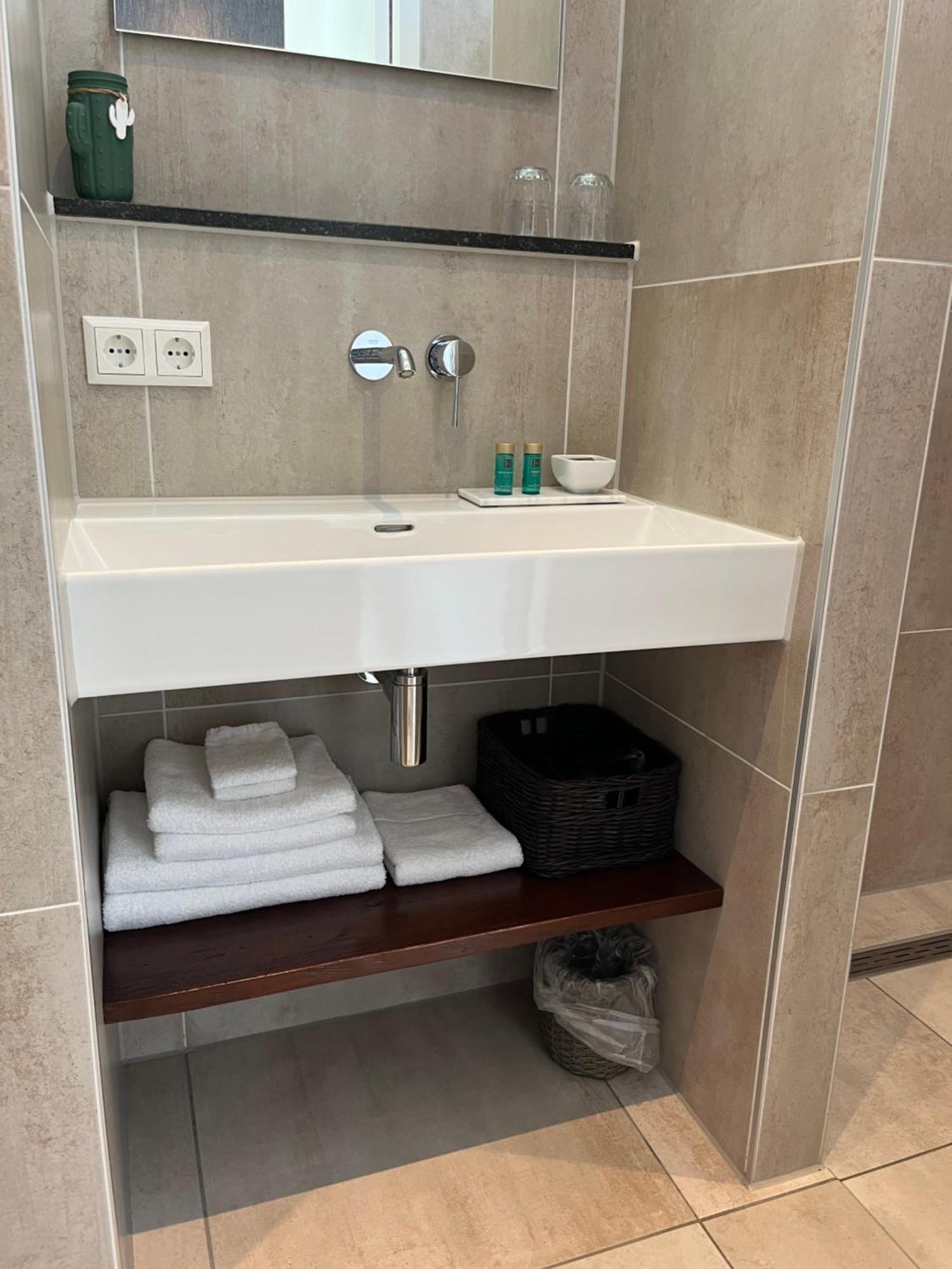 De Tien Wilgen Apartment Oosterblokker Luaran gambar